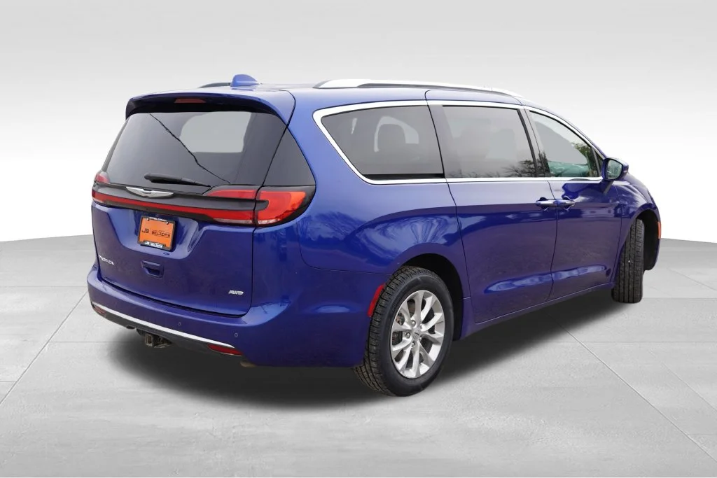 Used 2021 Blue Chrysler Touring L image 5