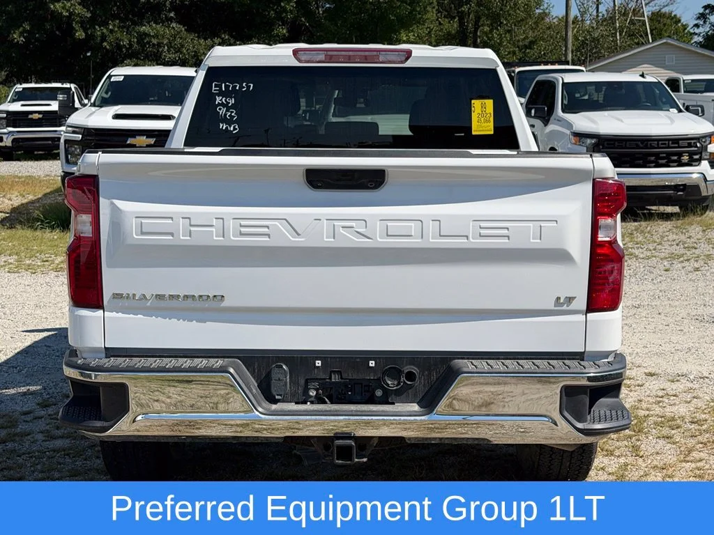 Used 2023 SUMMIT WHITE Chevrolet LT image 7