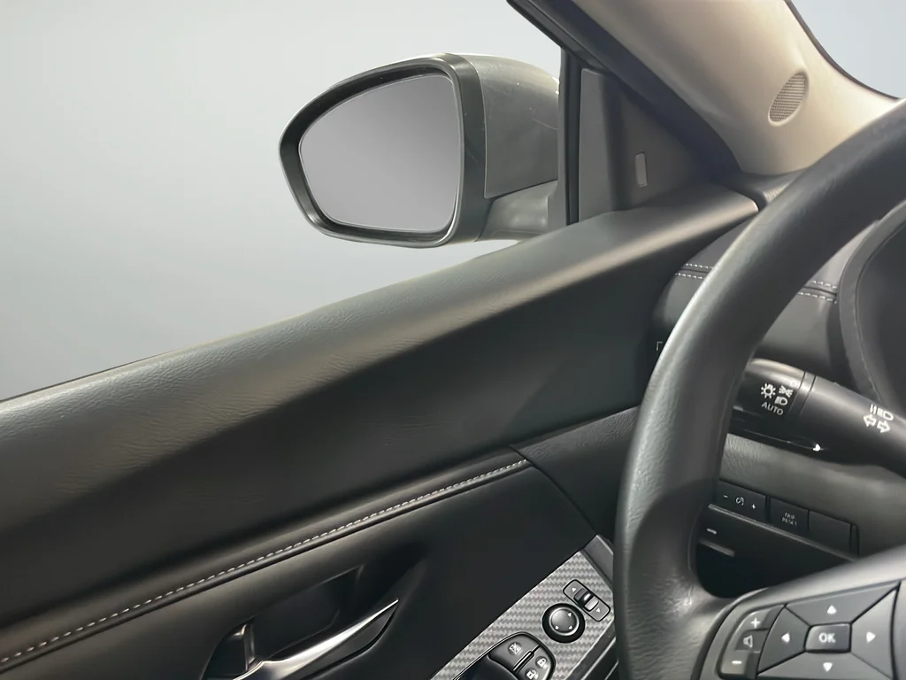 Used 2024 Gray Nissan SV image 32