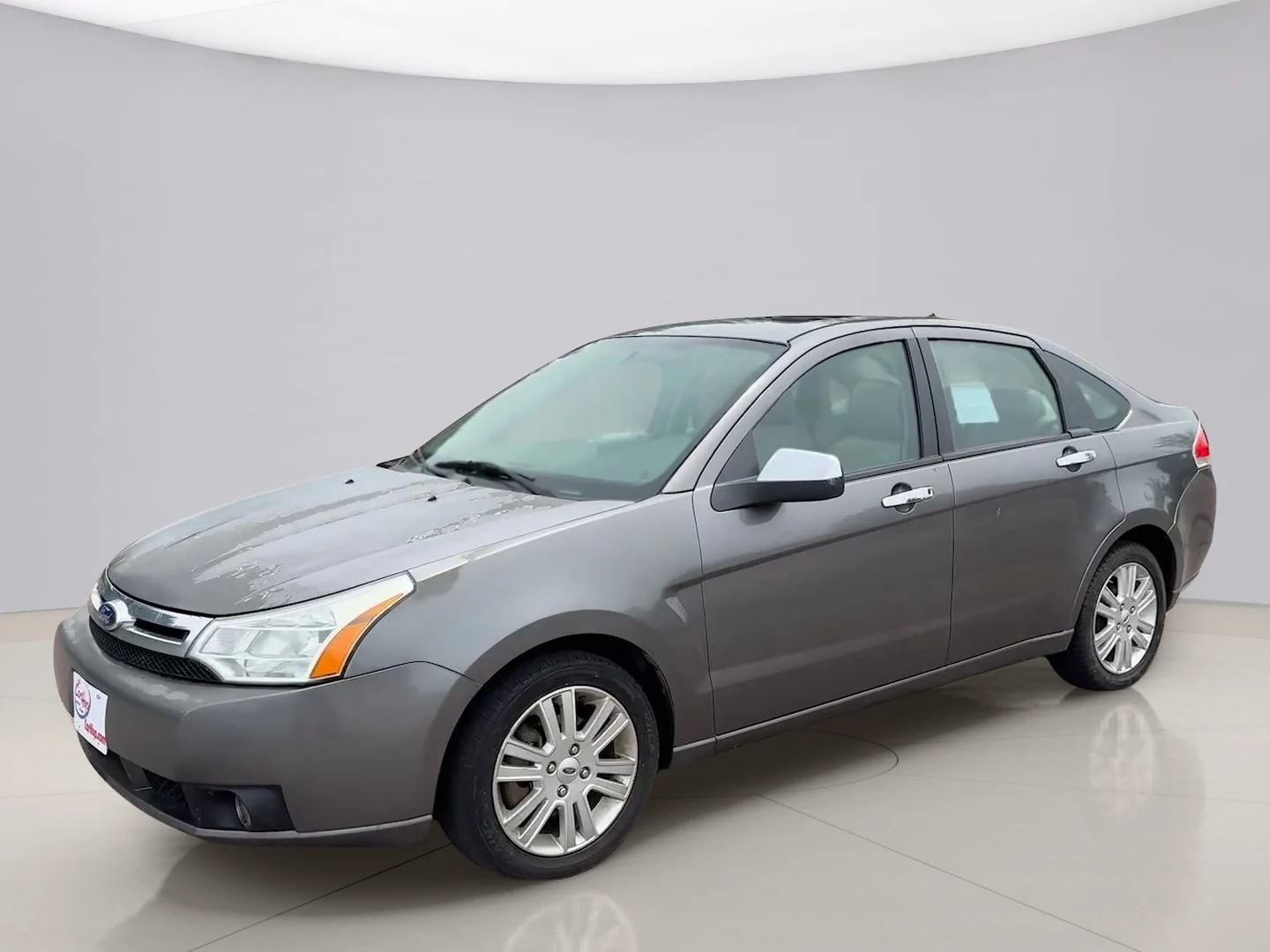 Used 2010 Silver Ford SEL image 1