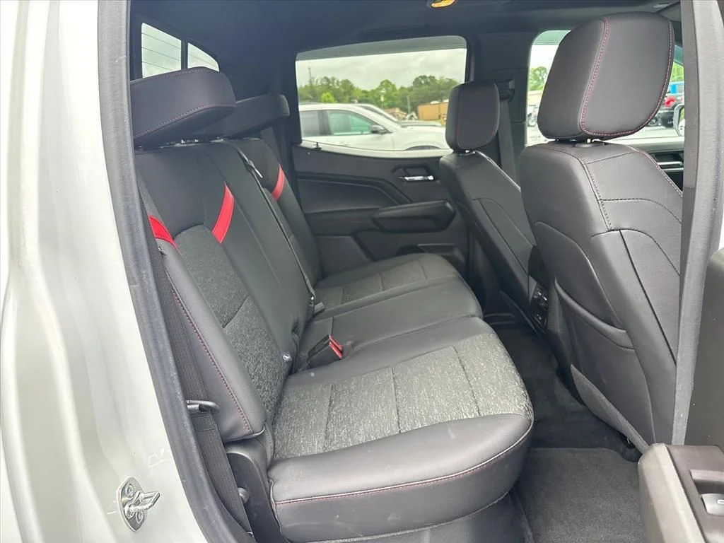 Used 2025 White Chevrolet Z71 image 15