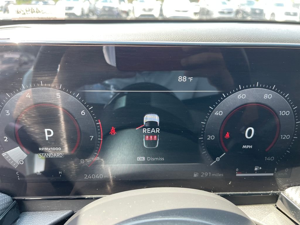 Used 2025 White Nissan SR image 18