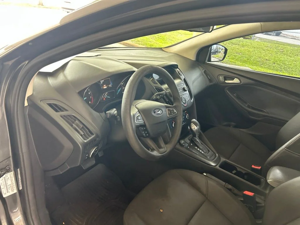Used 2018 Gray Ford SE image 7
