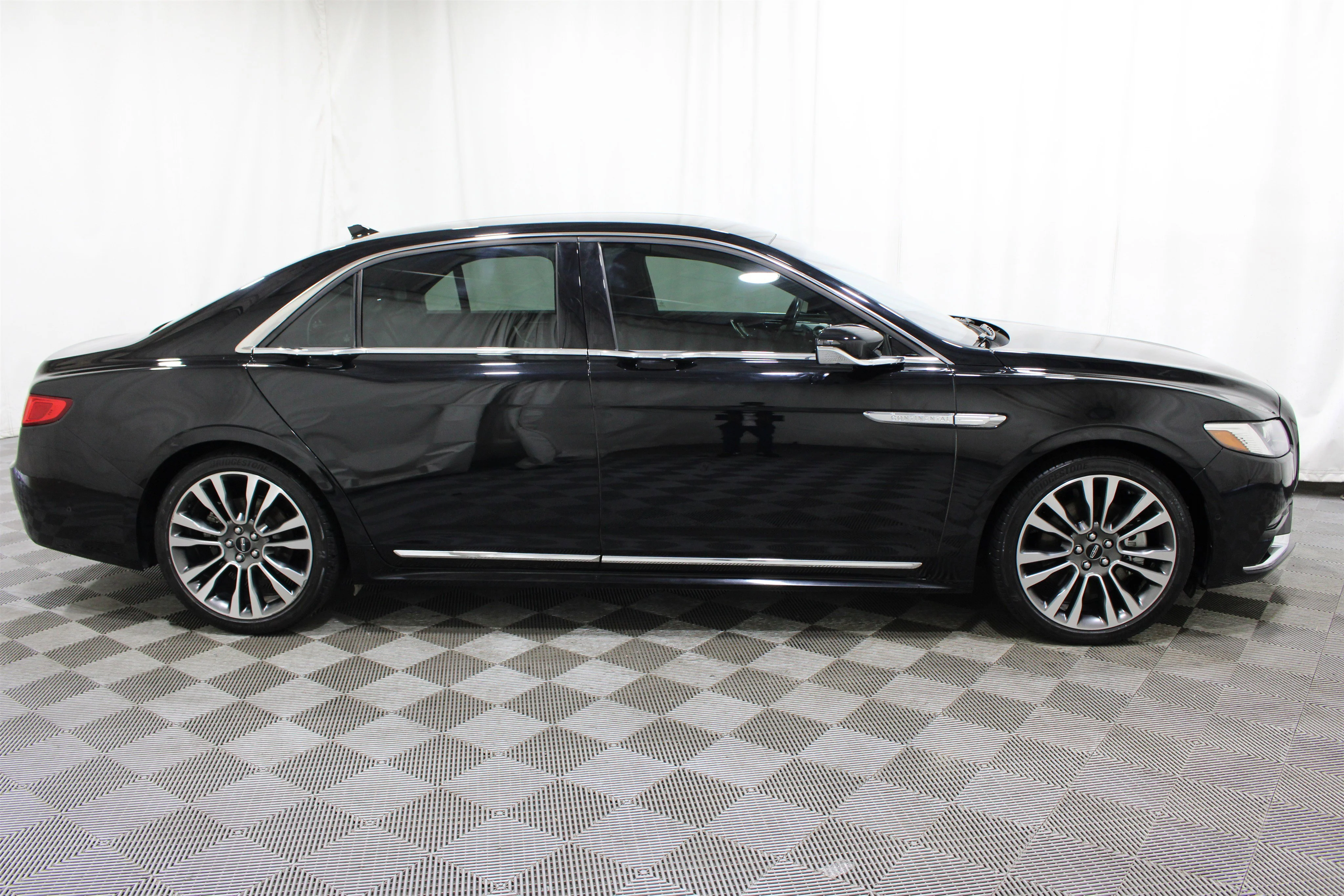 2018 Lincoln Continental Reserve - Photo 29