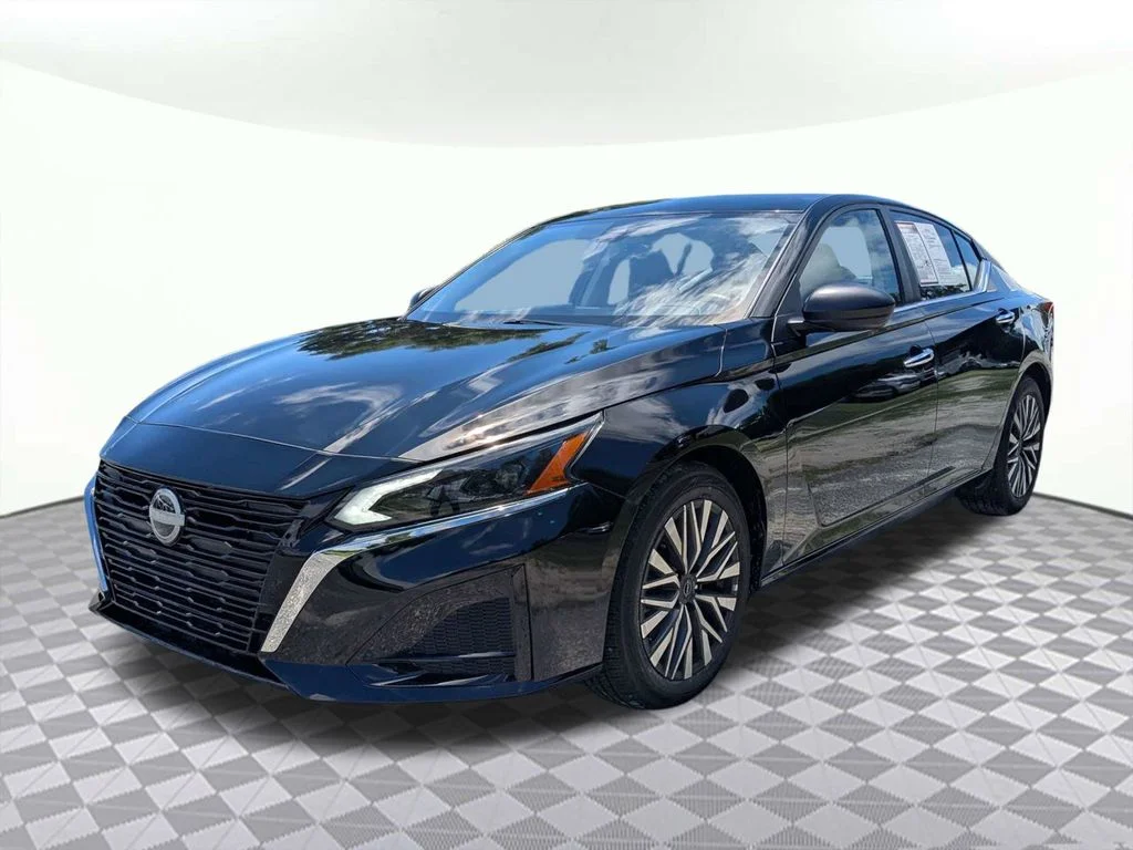 2025 Nissan Altima SV - Photo 7