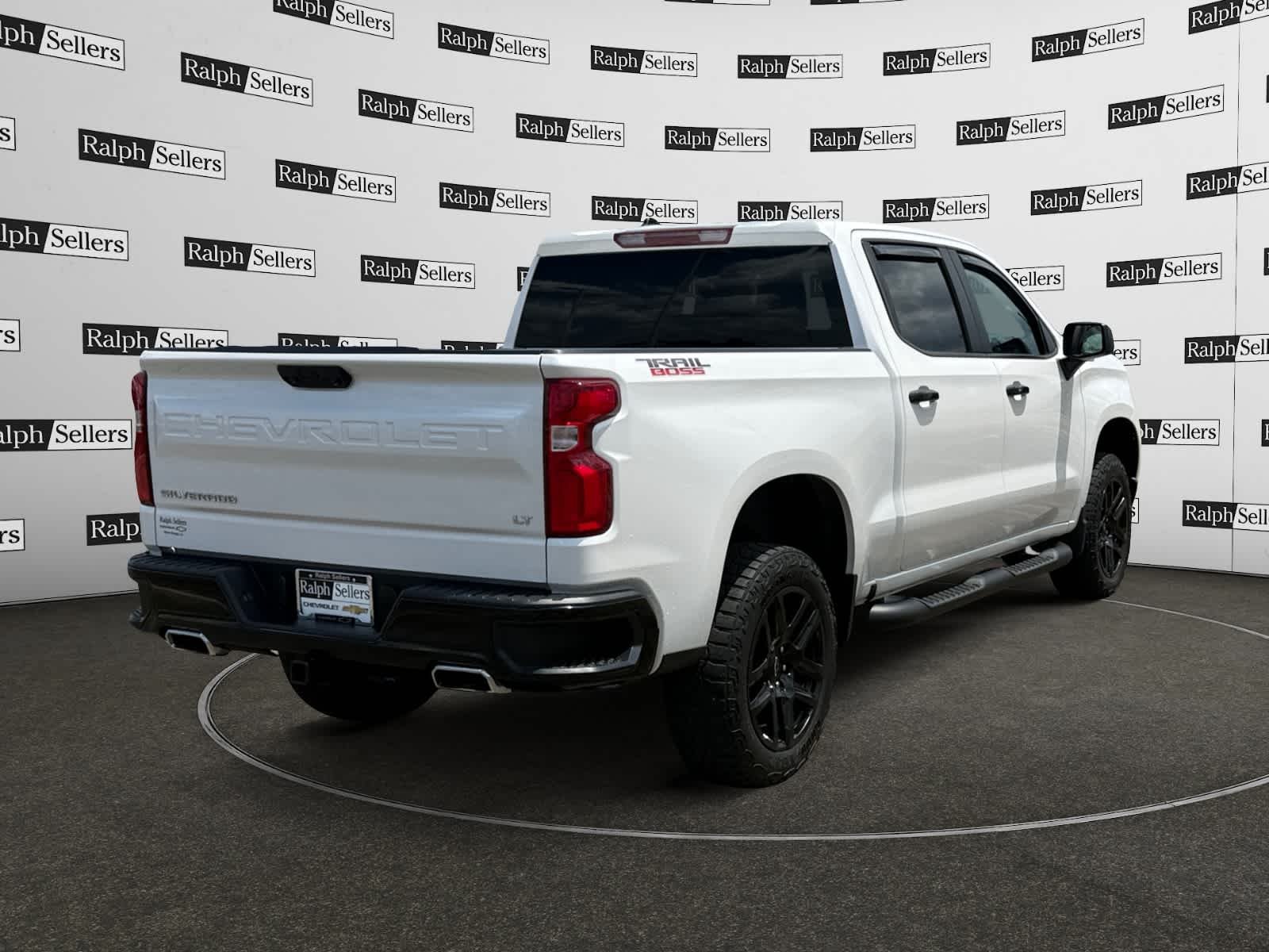 Used 2023 Iridescent Pearl Tricoat Chevrolet LT Trail Boss image 6