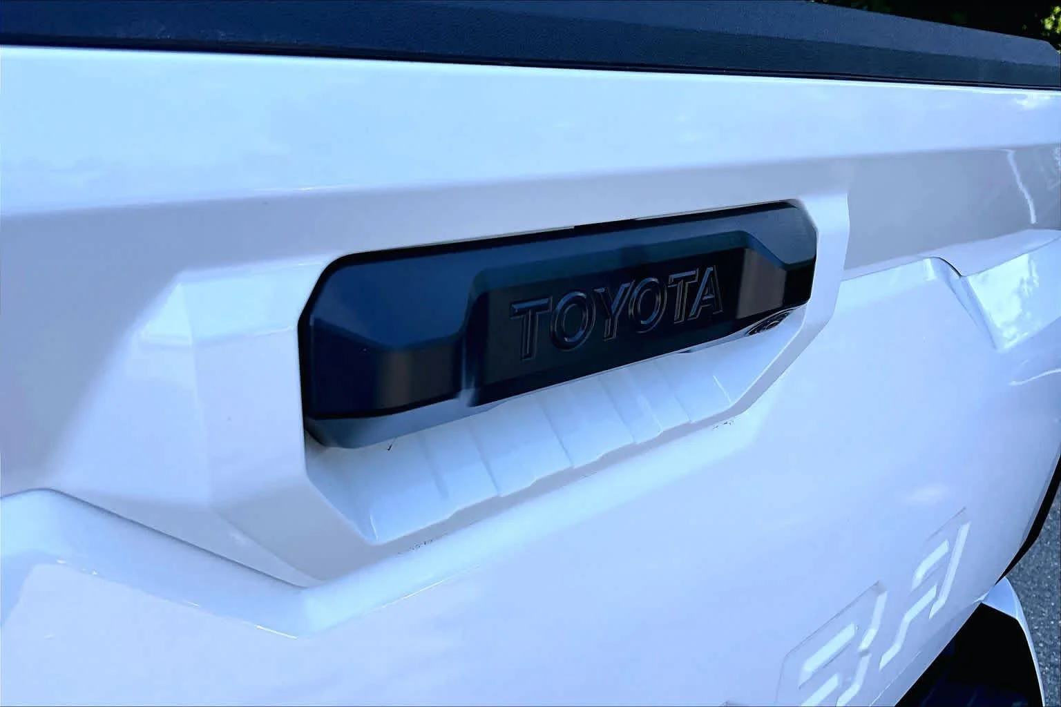 Used 2024 Ice Cap Toyota SR5 image 29