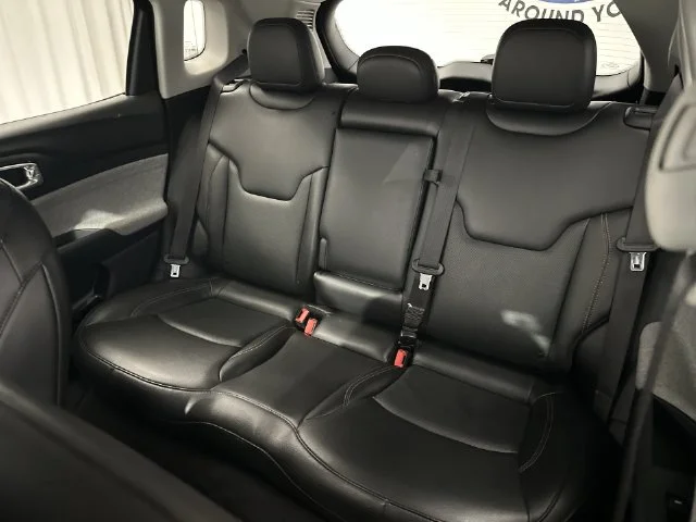Used 2022 Black Jeep Latitude Lux image 26