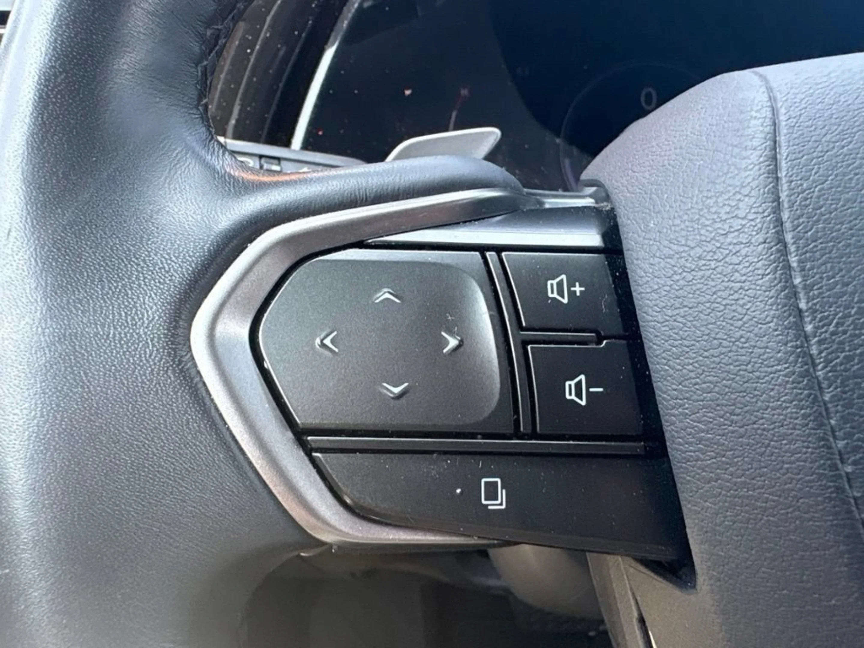Used 2023 Iridium Lexus 350 Luxury image 8