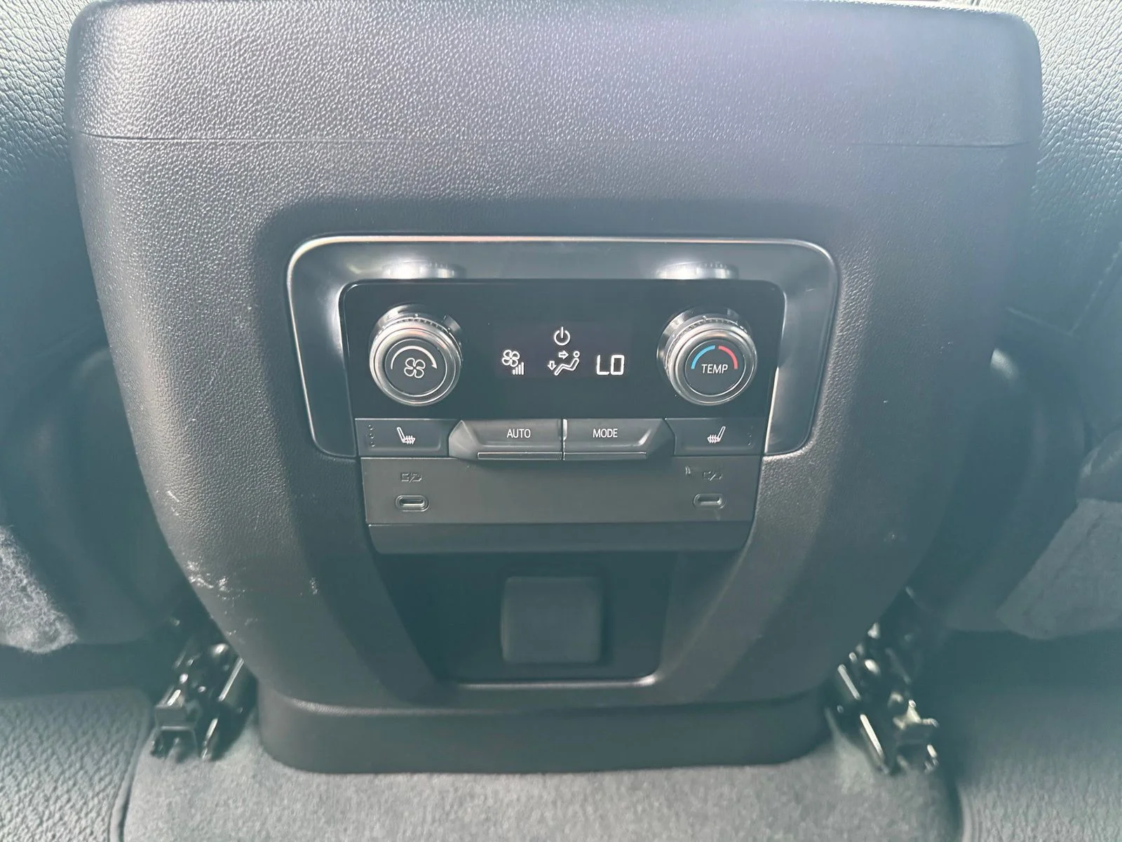 Used 2025 Silver GMC Denali image 32