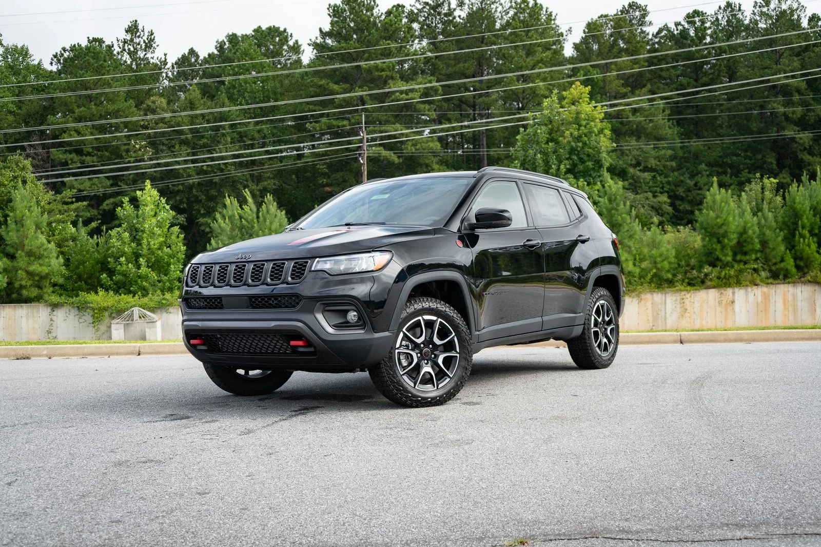 New 2026 Diamond Black Crystal Pearl-Coat Exterior Paint Jeep Trailhawk image 1