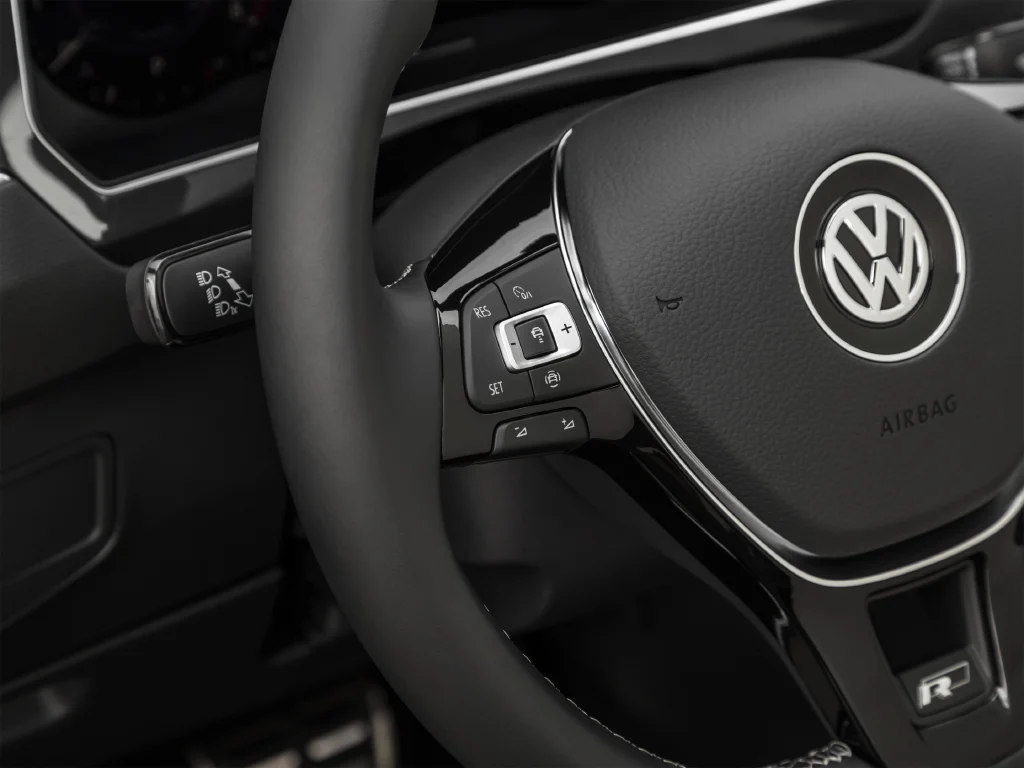 Used 2019  Volkswagen 2.0T SEL R-Line image 50