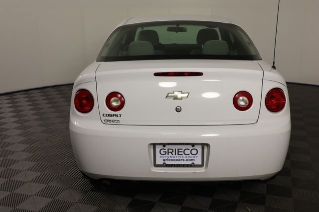 Used 2005 White Chevrolet Base image 7
