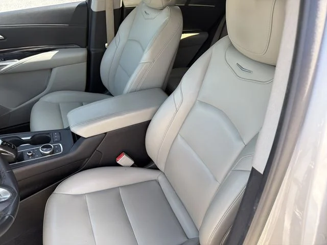 Used 2019 Silver Cadillac Luxury image 18