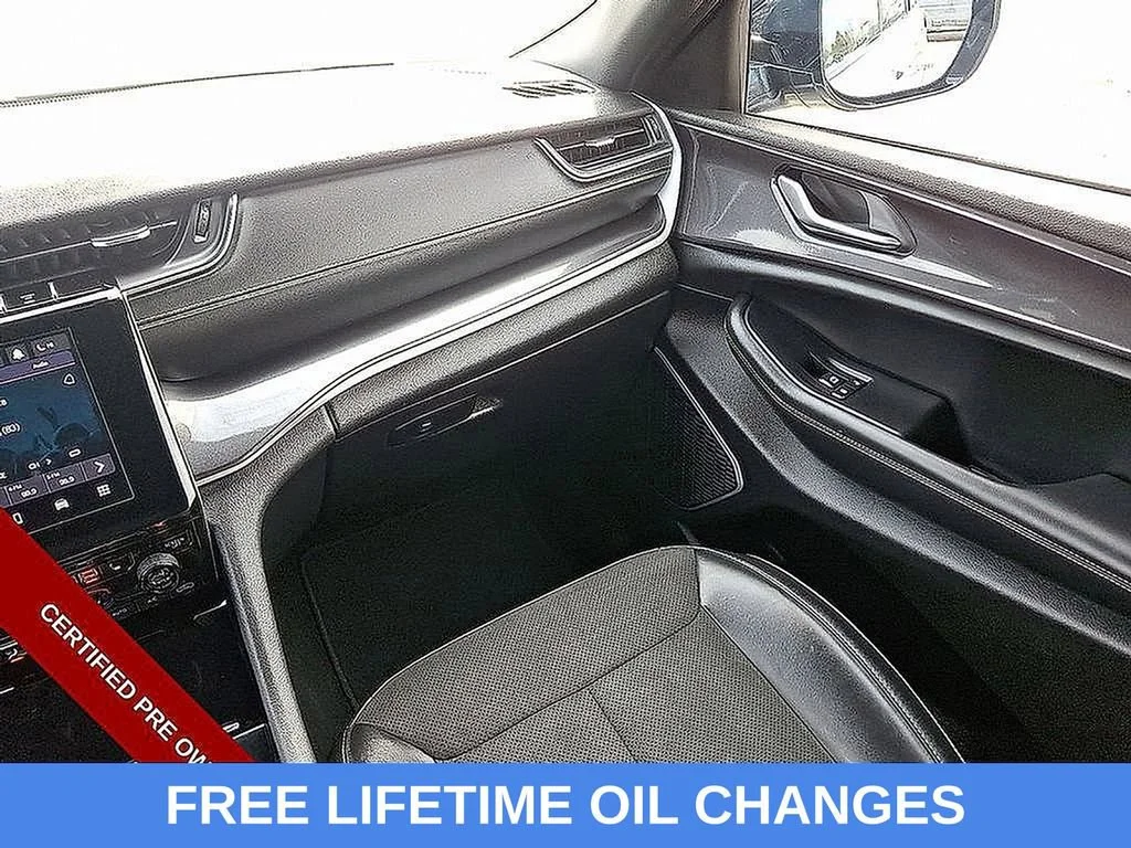 Used 2021 Silver Zynith Jeep Altitude image 19