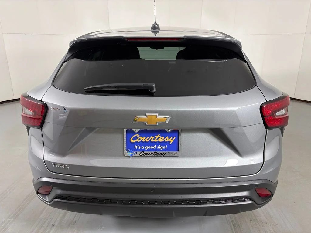 Used 2025 Gray Chevrolet LS image 8