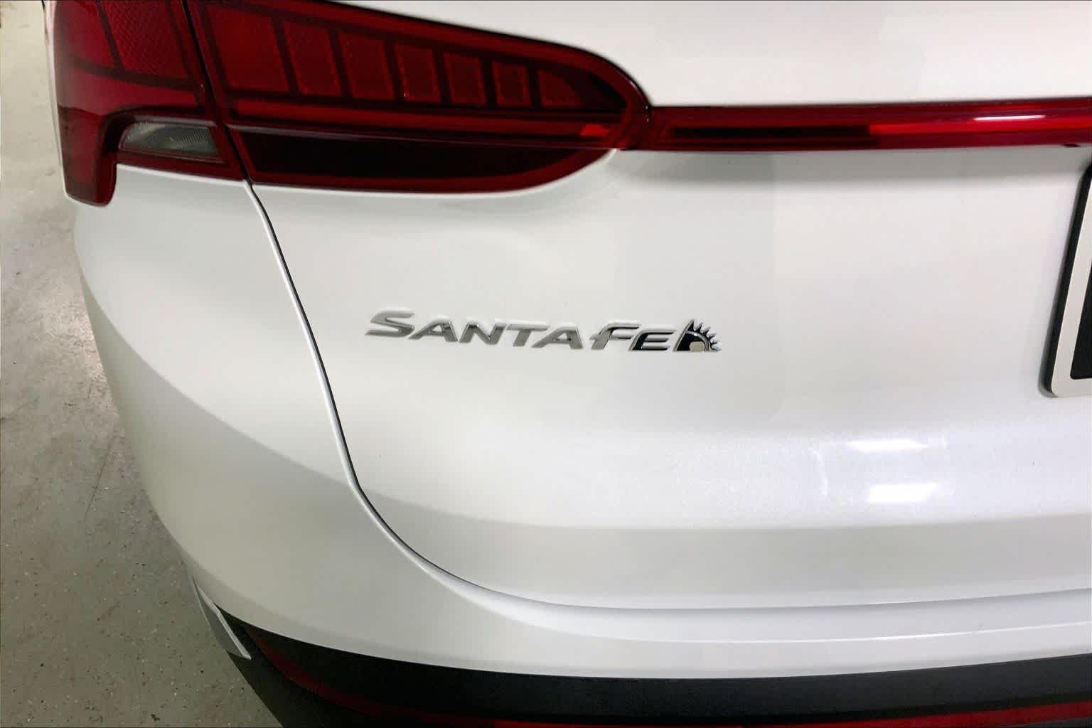 Used 2022 Quartz White Hyundai Limited image 29
