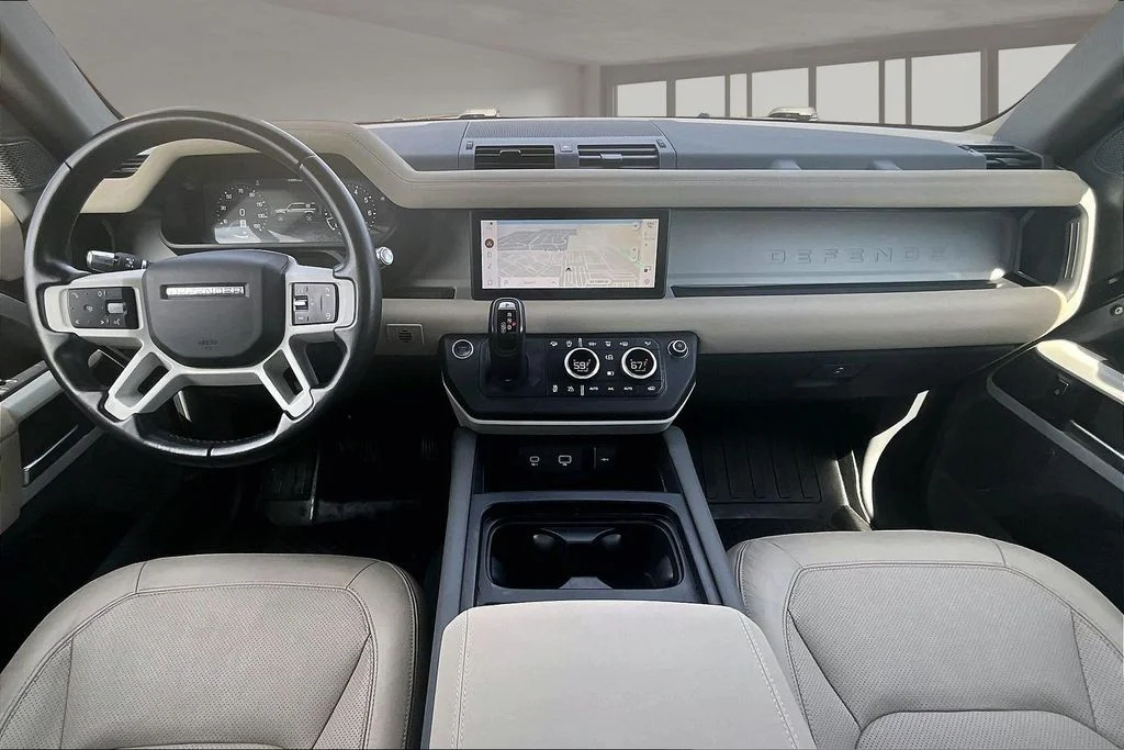 Used 2022 Black Land Rover S image 15
