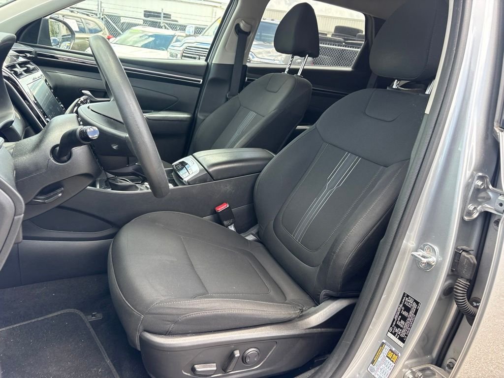 Used 2023 Silver Hyundai SEL image 9