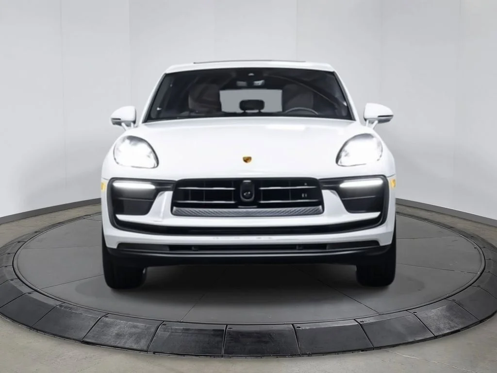 2025 Porsche Macan - Photo 10