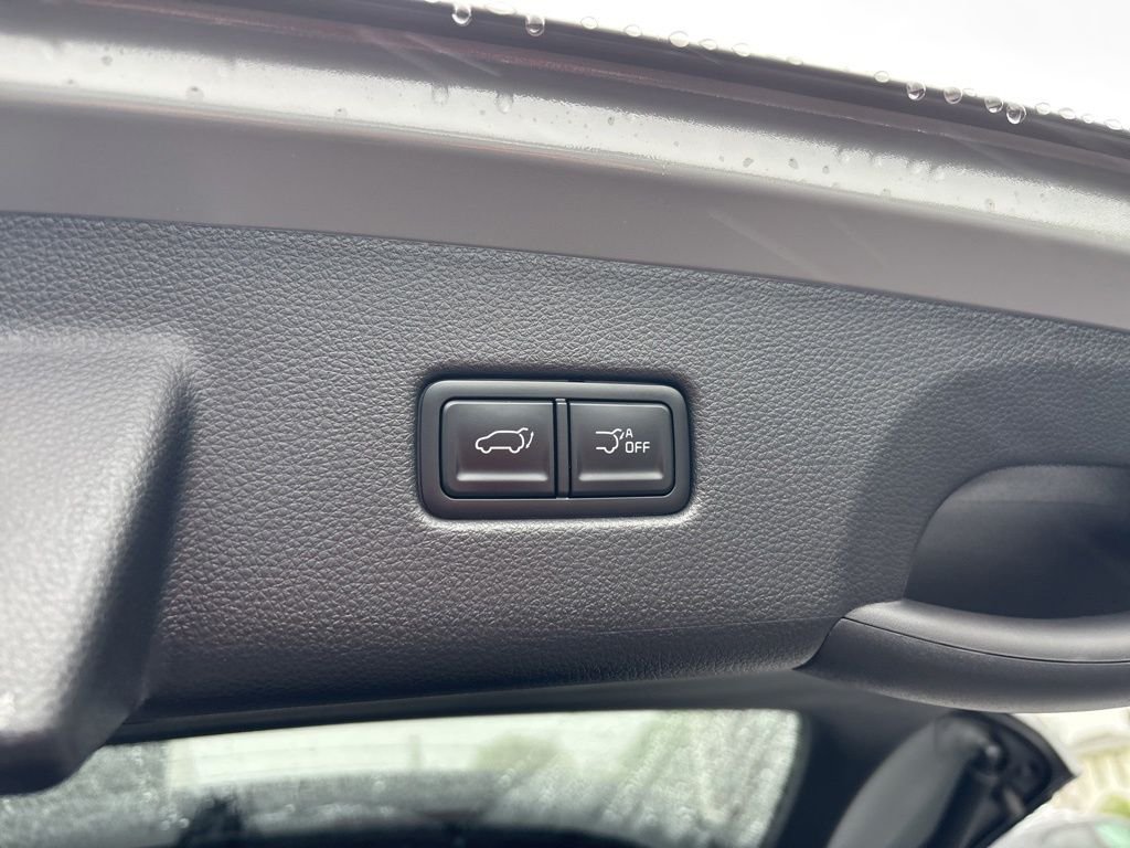 Certified Used 2025 White Kia SX Prestige image 19