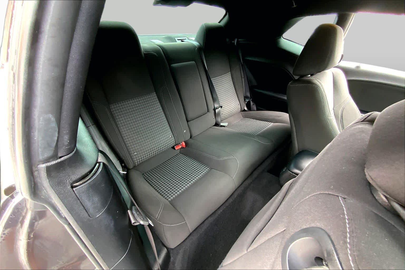 Used 2021 Granite Pearlcoat Dodge SXT image 18