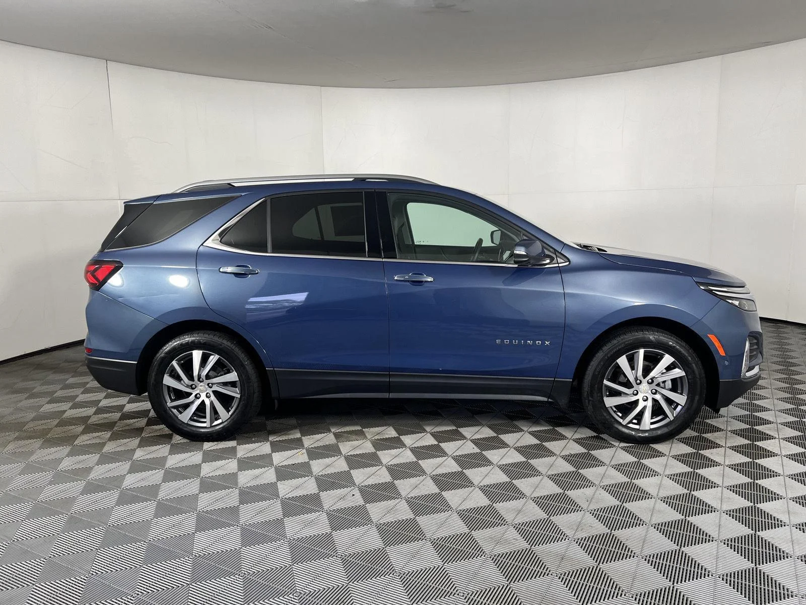 Used 2024 Lakeshore Blue Chevrolet Premier image 23