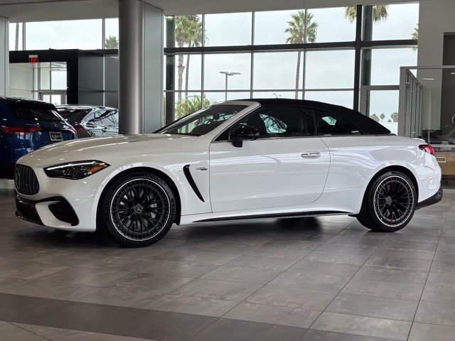 New 2026 MANUFAKTUR Moonlight White Metallic Mercedes-Benz AMG® CLE 53 4MATIC+ Cabriolet image 44