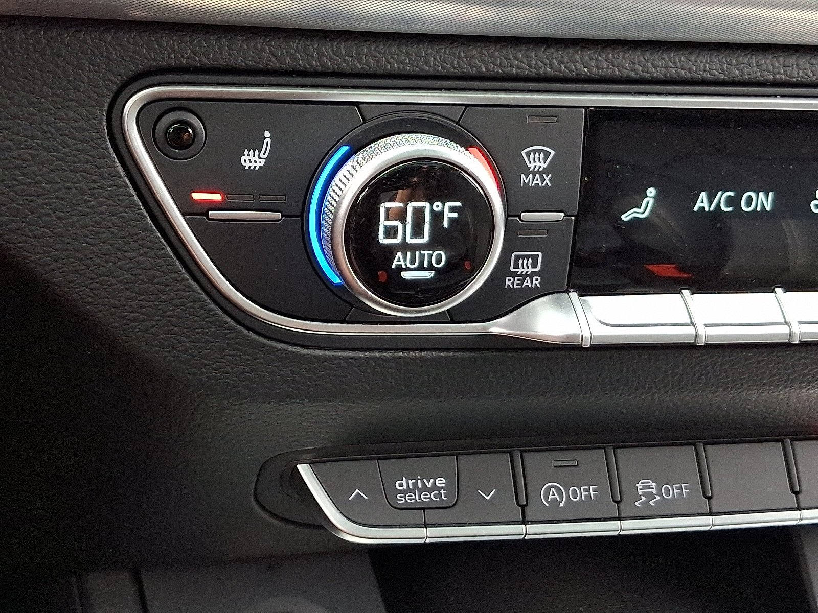 2025 Audi Q5 Premium - Photo 23