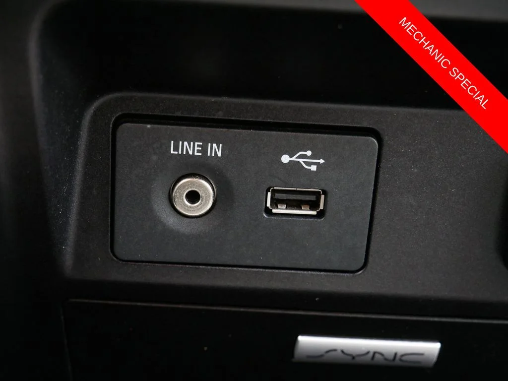 Used 2015 Silver Ford XLT image 25