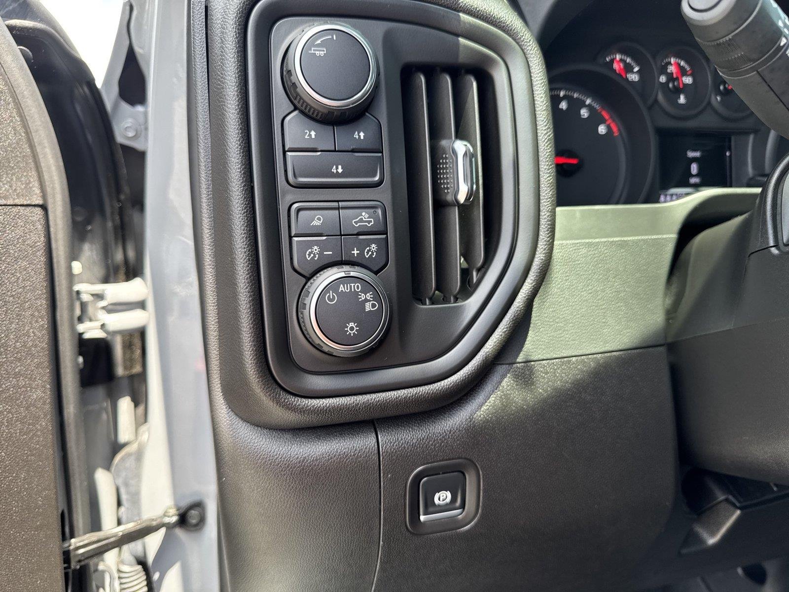 Used 2025 Slate Gray Metallic Chevrolet Custom image 19