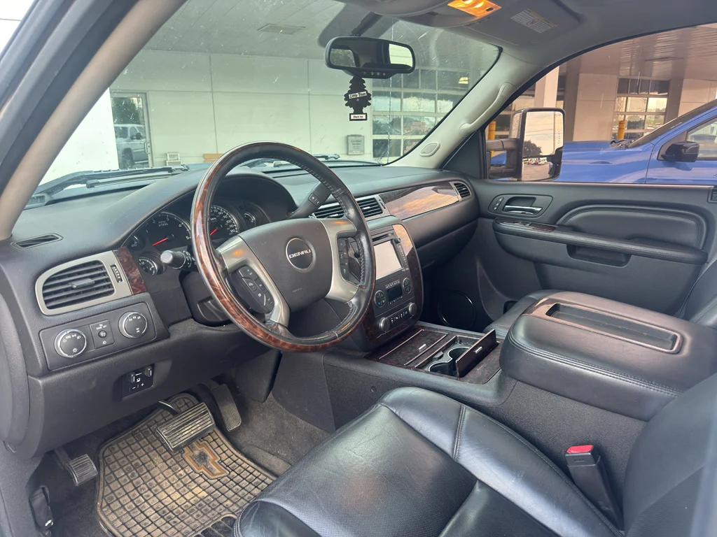 Used 2013 Summit White GMC Denali image 11
