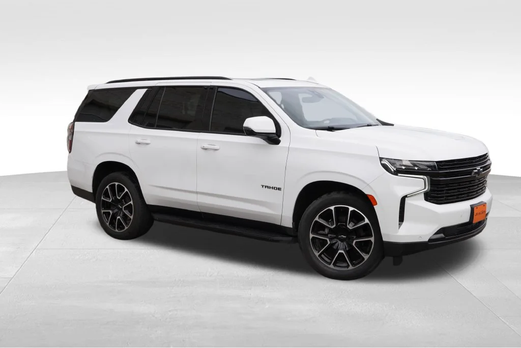 Used 2022 Summit White Chevrolet RST image 2
