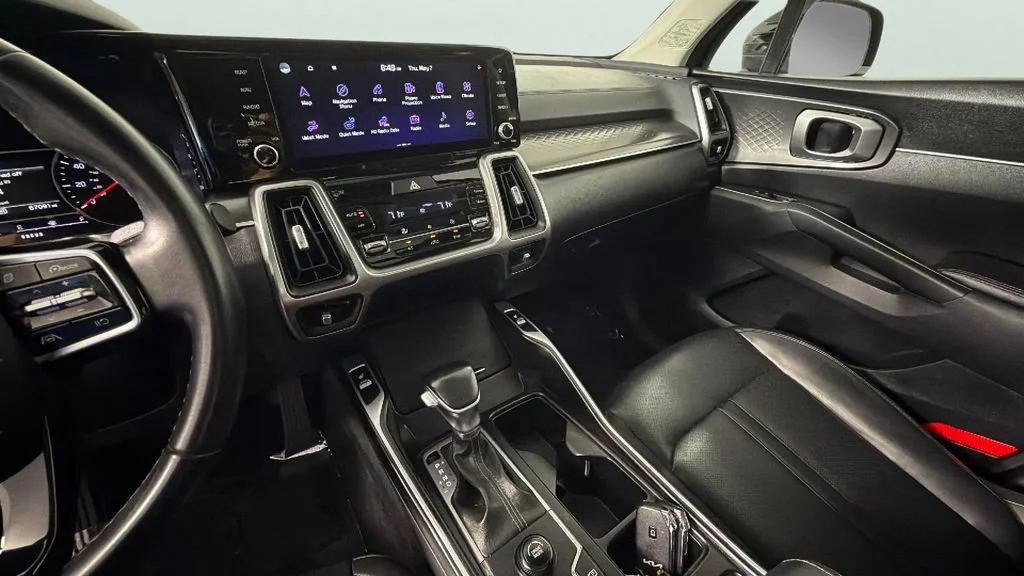 Used 2023 Black Kia S image 19