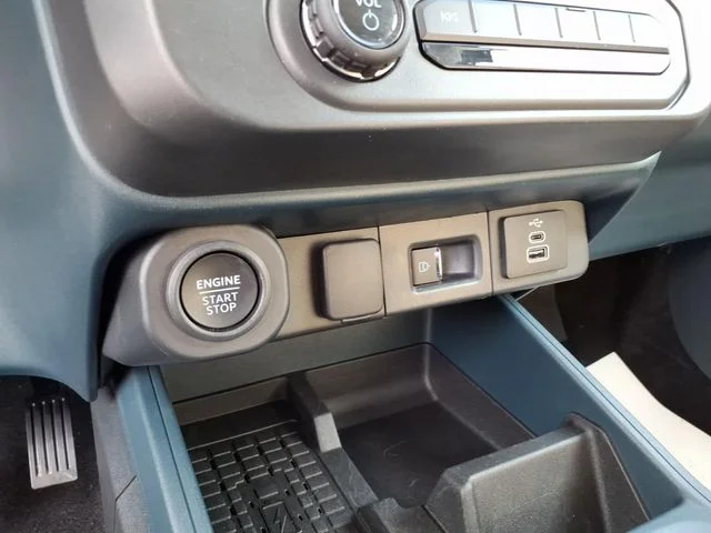 Used 2025 Gray Ford Lariat image 25