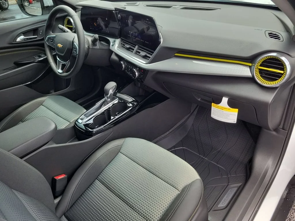 New 2026 Summit White Chevrolet LT image 27