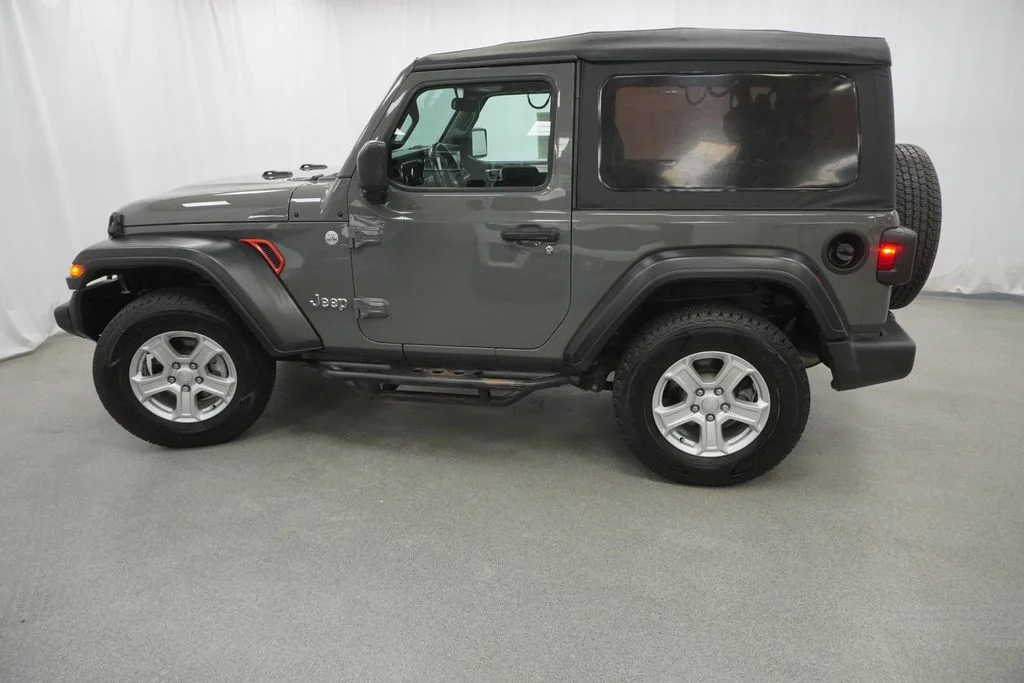 Used 2019 Gray Jeep Sport S image 15