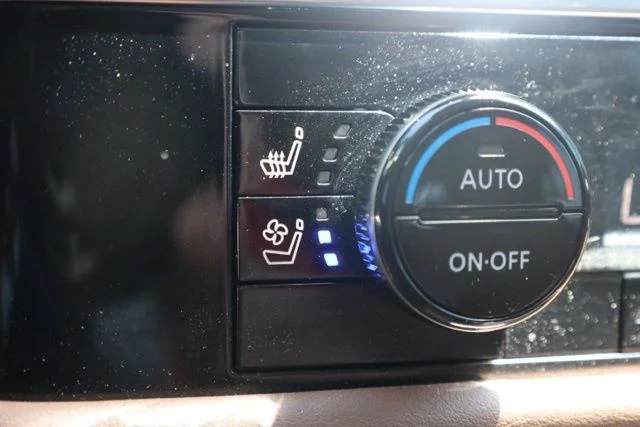 Used 2023 Gray Nissan Platinum image 28