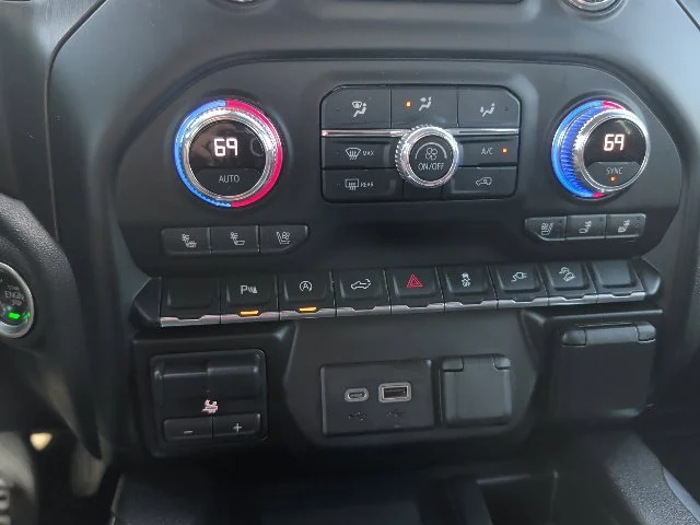 Used 2021 Black GMC AT4 image 23