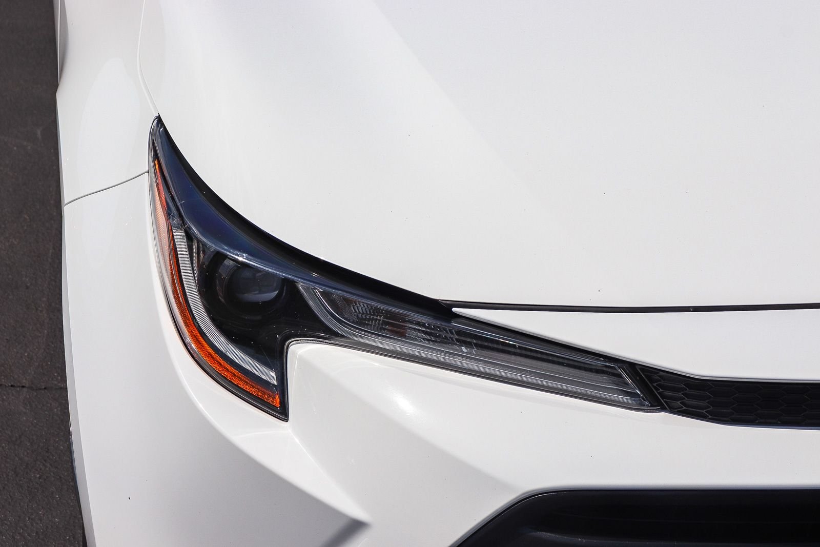 Certified Used 2024 Ice Toyota LE image 11