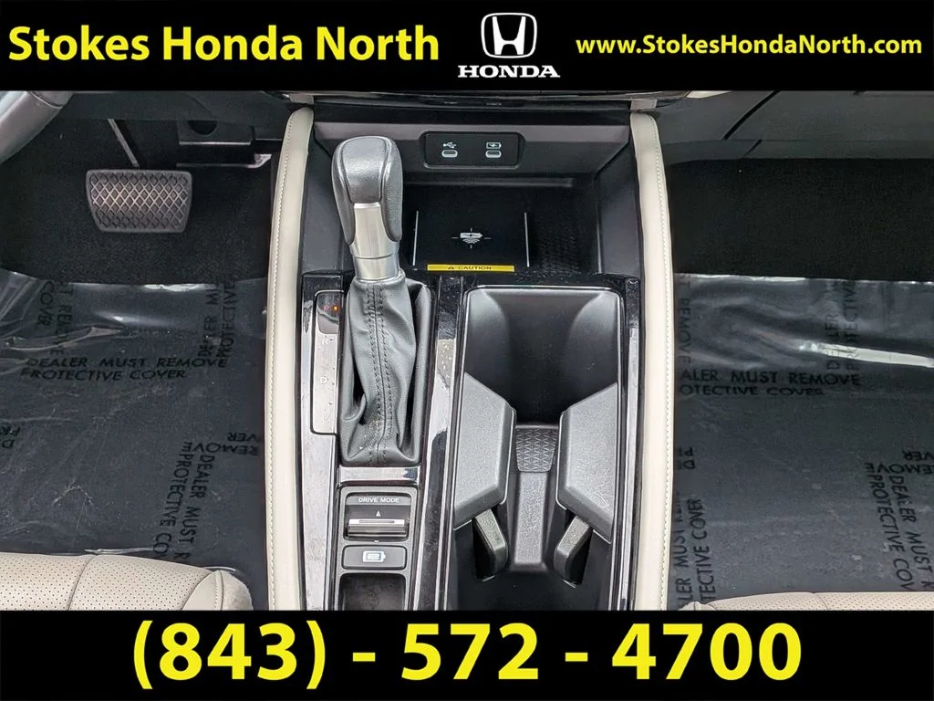 Used 2023 White Honda Touring image 20