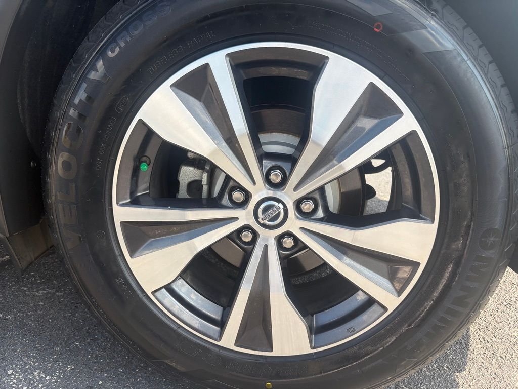 Used 2020 Gray Nissan SV image 13
