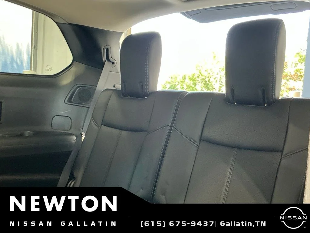 Used 2019 Pearl White Nissan Platinum image 25