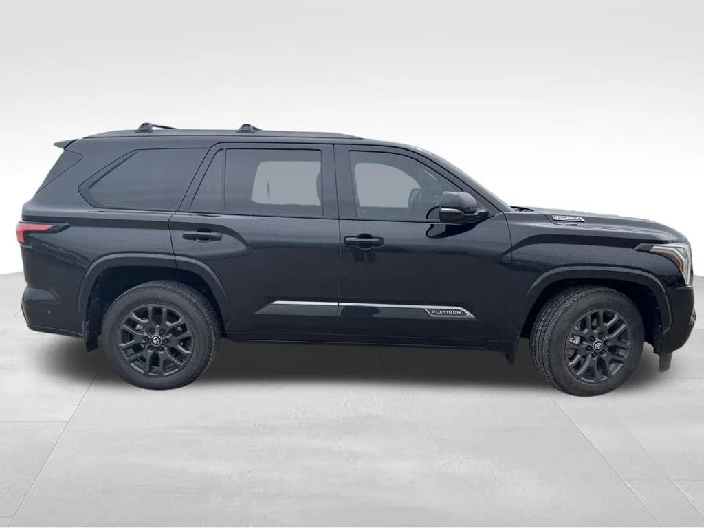 2026 Toyota Sequoia Platinum 4WD i-FORCE MAX Hybrid's photo