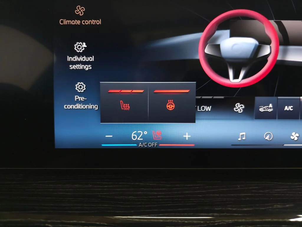 Used 2025 White BMW xDrive40i image 35