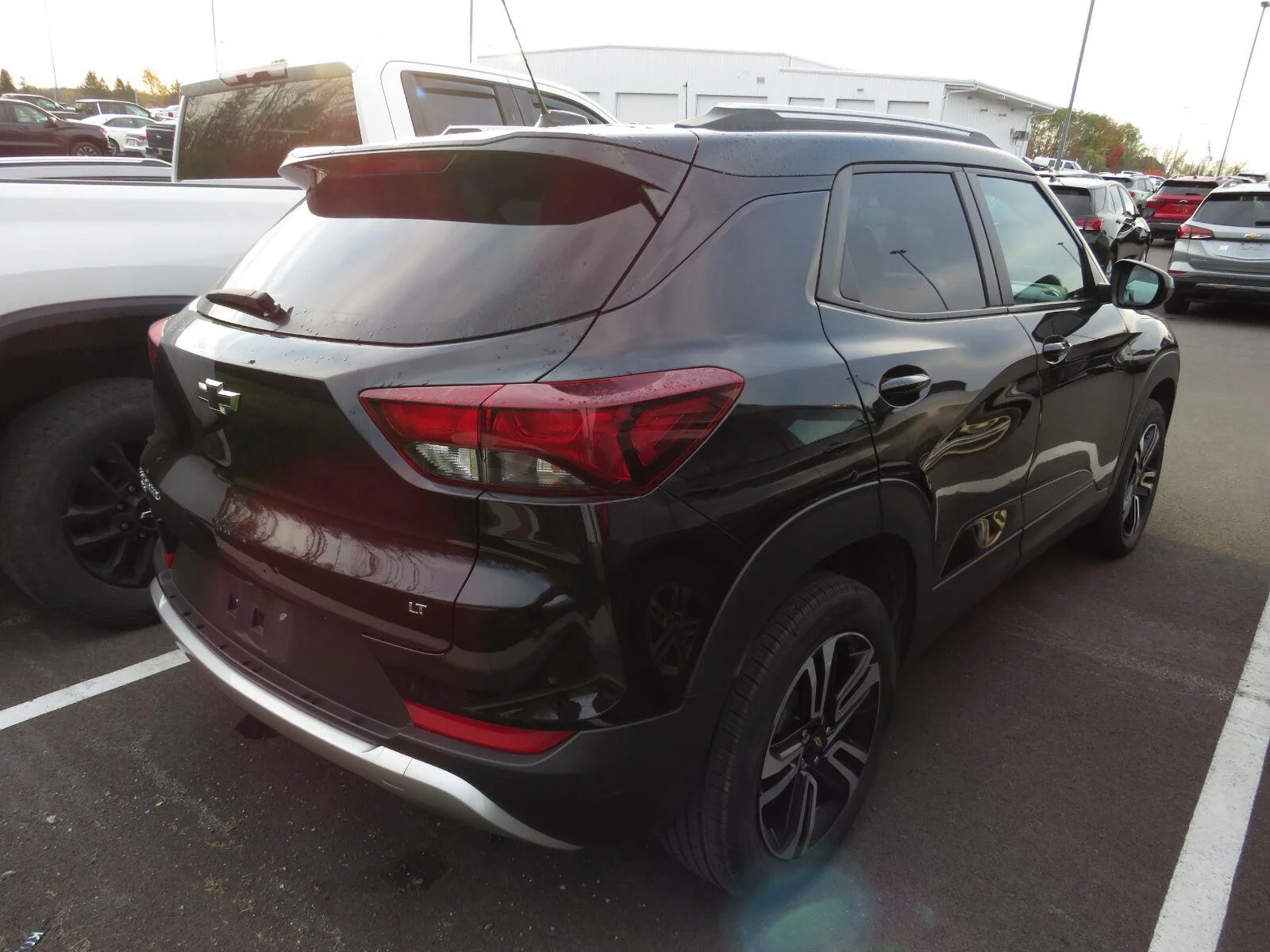 Used 2023 MOSAIC BLACK METALLIC Chevrolet LT image 7