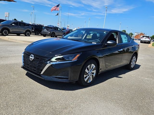 Used 2025 Black Nissan 2.5 S image 3