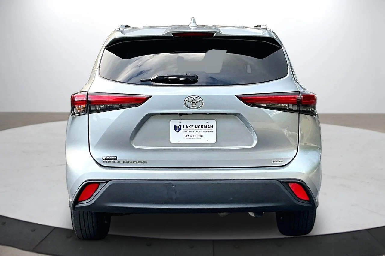 Certified Used 2021 Silver Toyota XLE image 7