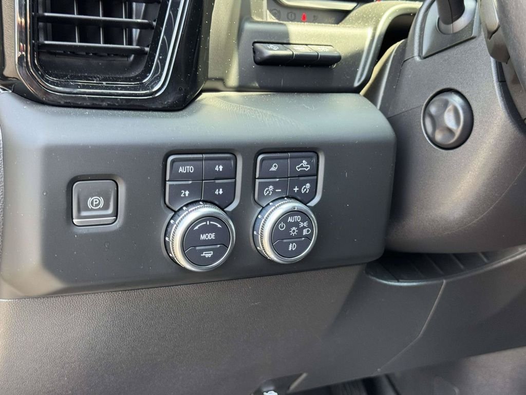 Used 2022 Black GMC AT4 image 10