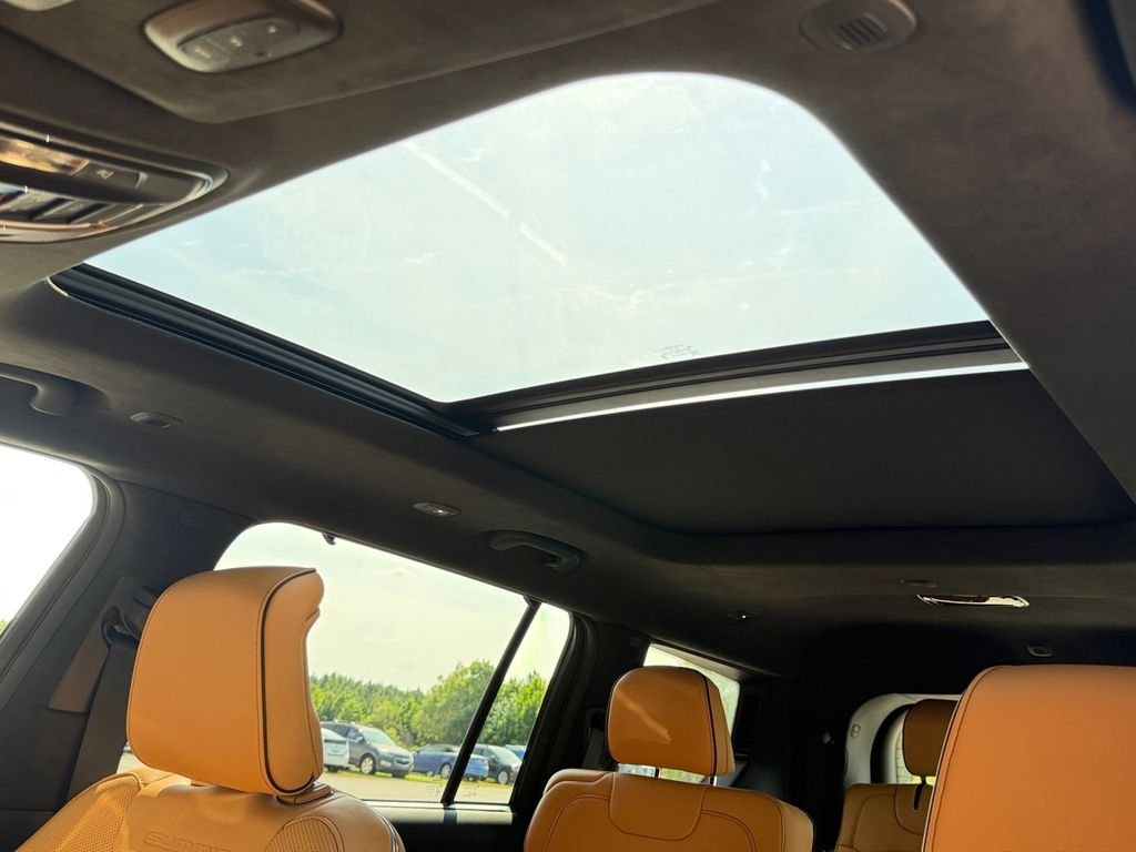 Used 2025 Gray Jeep Summit image 22